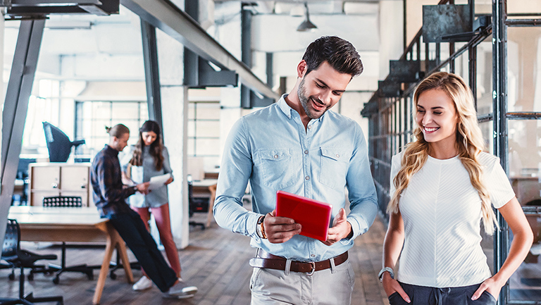 Sistema de gestión de recursos humanos (HRMS)